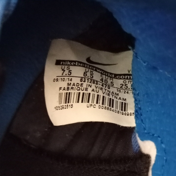 Nike Men's Blue Athletic Shoes - Picture 2 of 3